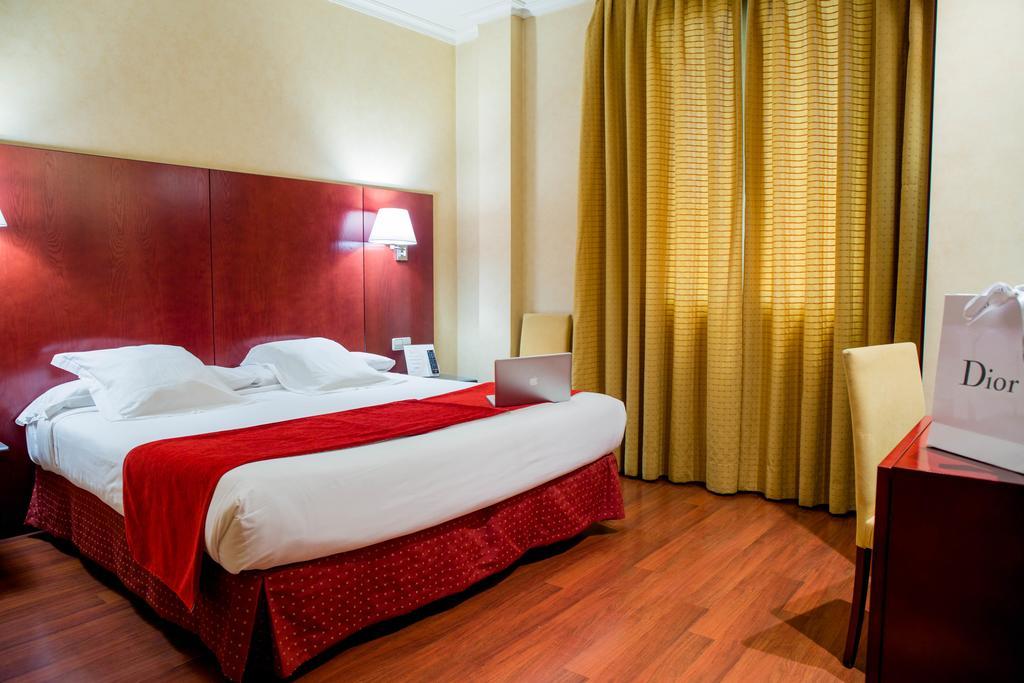 Hotel Arosa Мадрид Екстер'єр фото